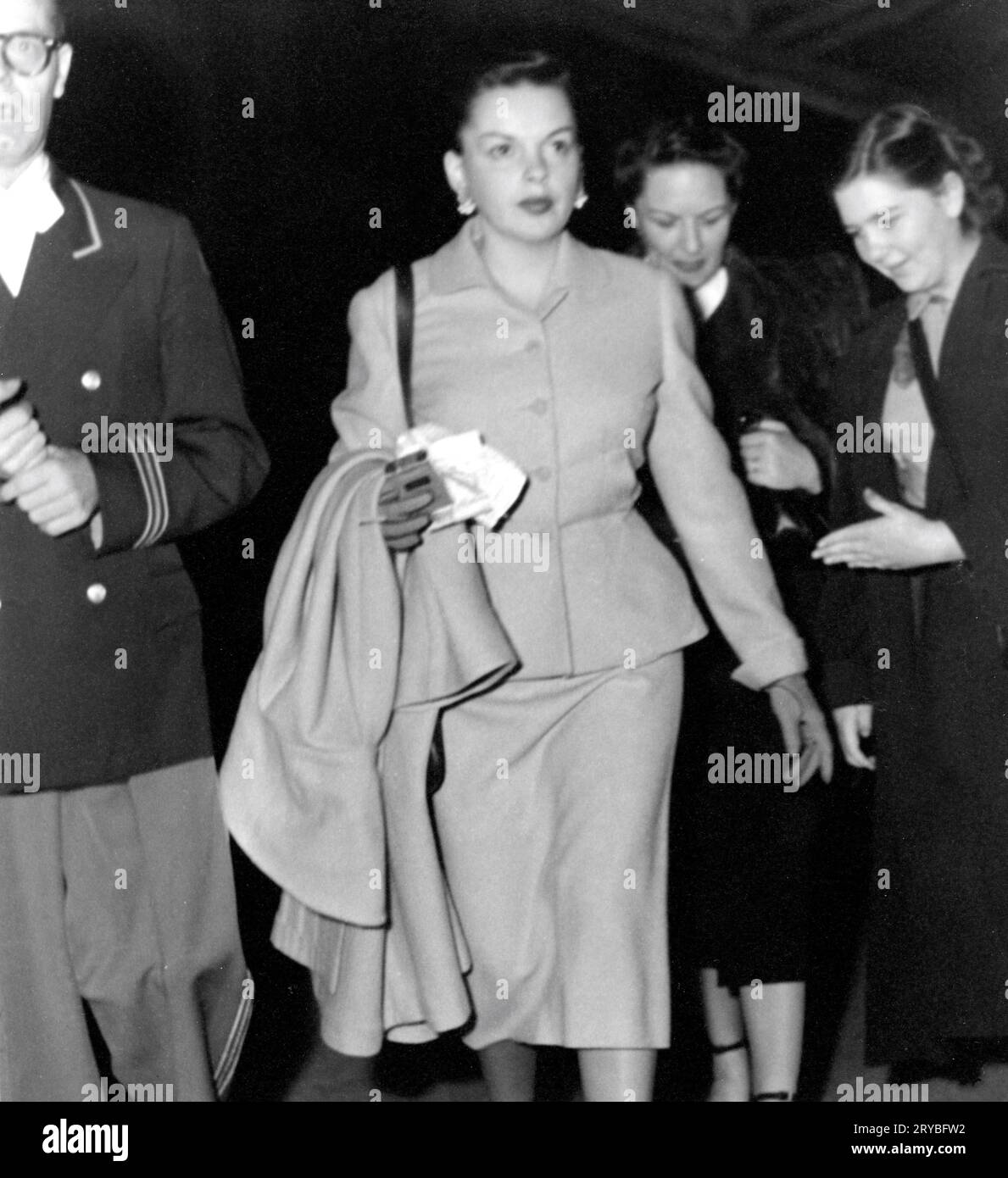 JUDY GARLAND candid snapshot taken in New York on 27th September 1956 ...