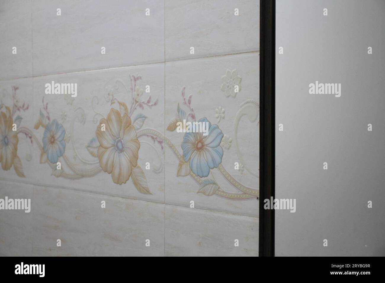 Mosaic tile piece hi-res stock photography and images - Alamy