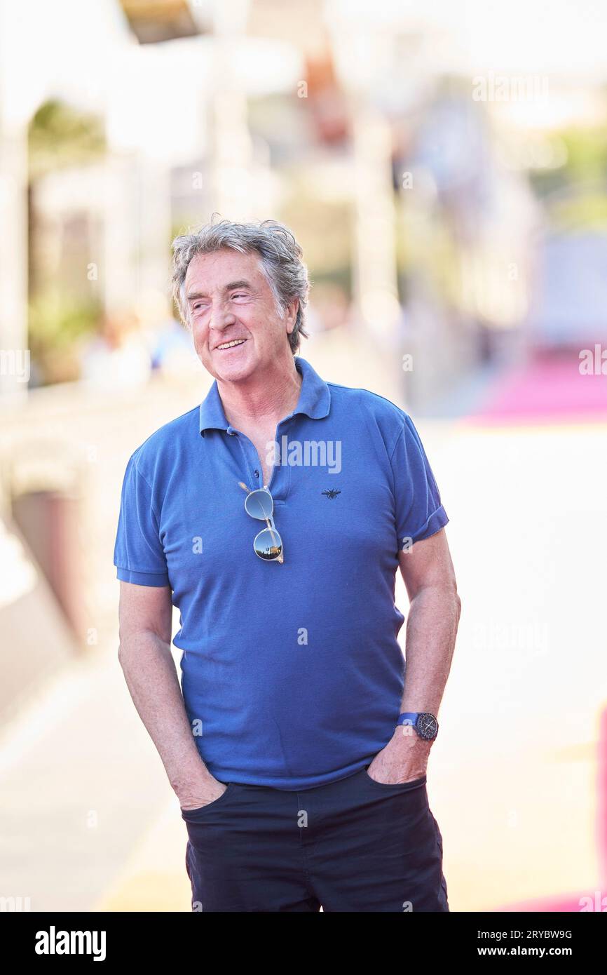 September 30, 2023, Donostia / San Sebastian, Euskadi, Spain: FranÃ§ois Cluzet attended 'A Real Job (Un metier serieux)' Red Carpet during 71st San Sebastian International Film Festival at Victoria Eugenia Theatre on September 30, 2023 in Donostia / San Sebastian, Spain (Credit Image: © Jack Abuin/ZUMA Press Wire) EDITORIAL USAGE ONLY! Not for Commercial USAGE! Stock Photo