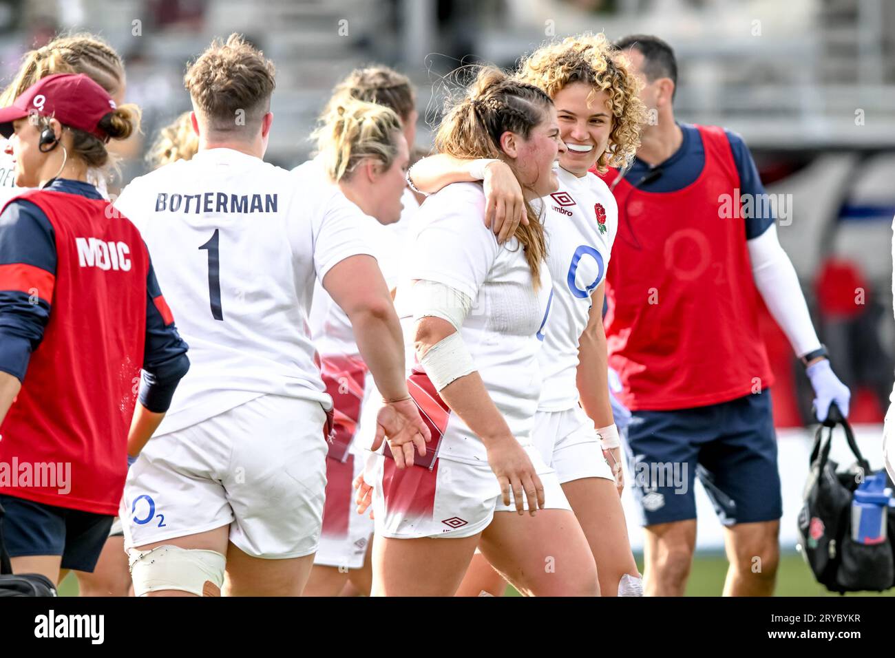 Red roses women rugby hi-res stock photography and images - Alamy