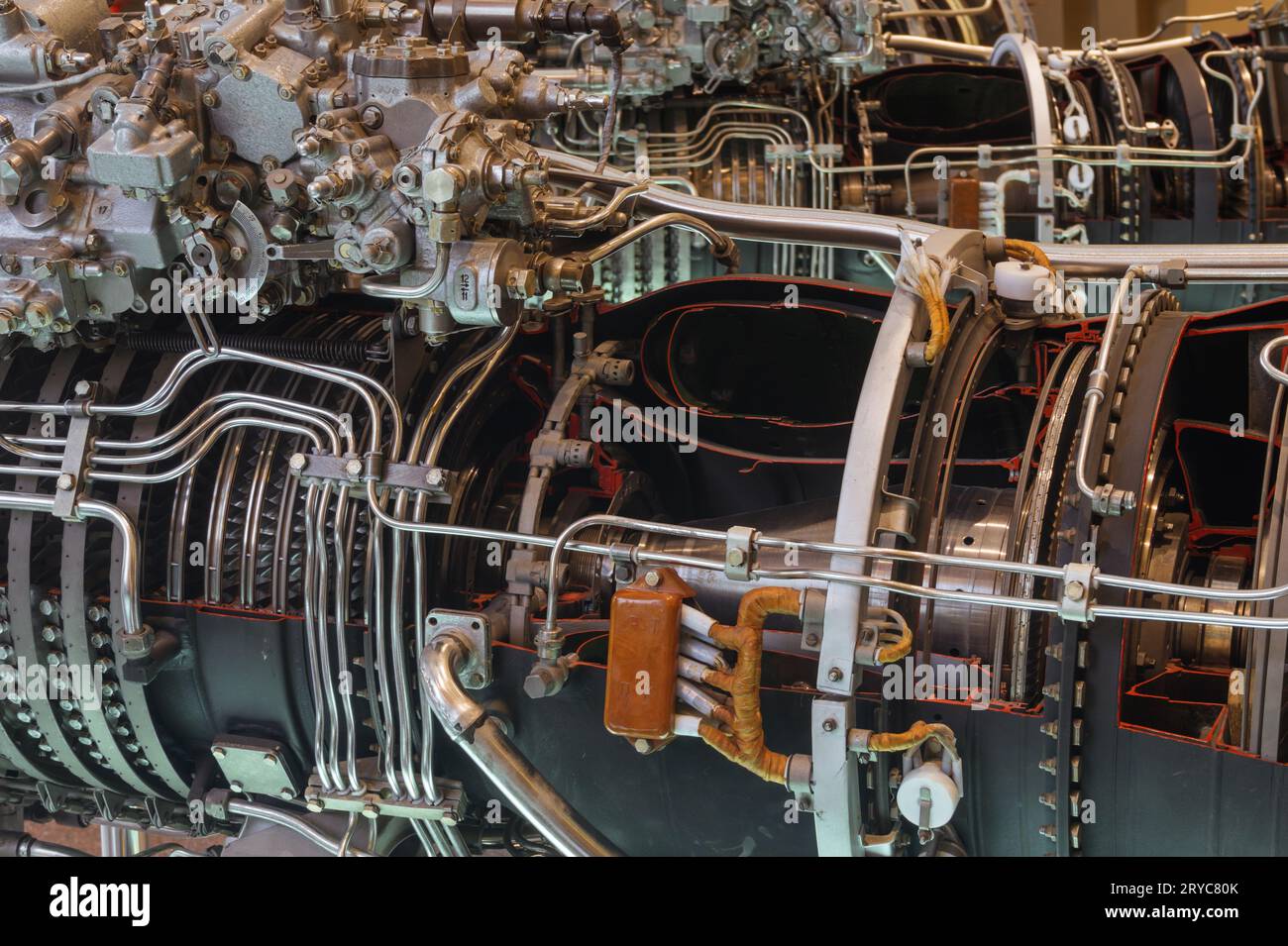 Cutaway of jet engine hi-res stock photography and images - Alamy