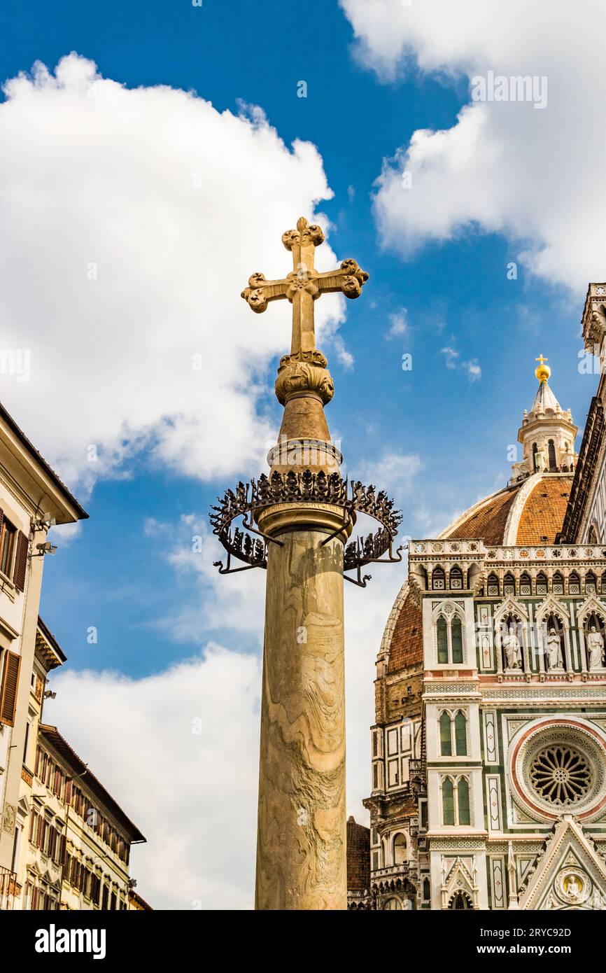 Cathedral saint mary flowers hi-res stock photography and images - Alamy