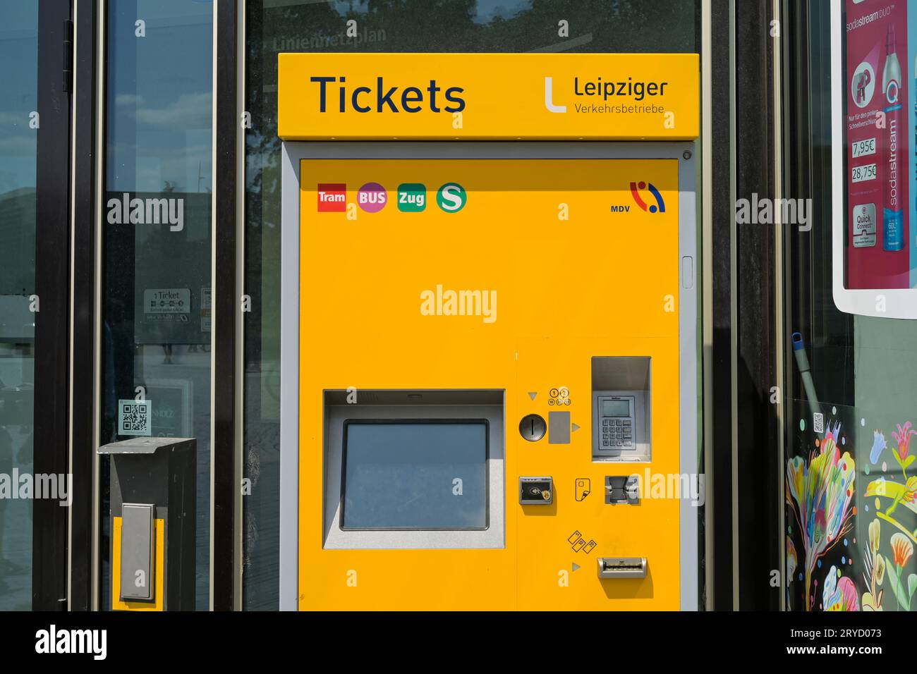 Ticket Automat, Leipziger Verkehrsbetriebe, Leipzig, Sachsen, Deutschland Stock Photo