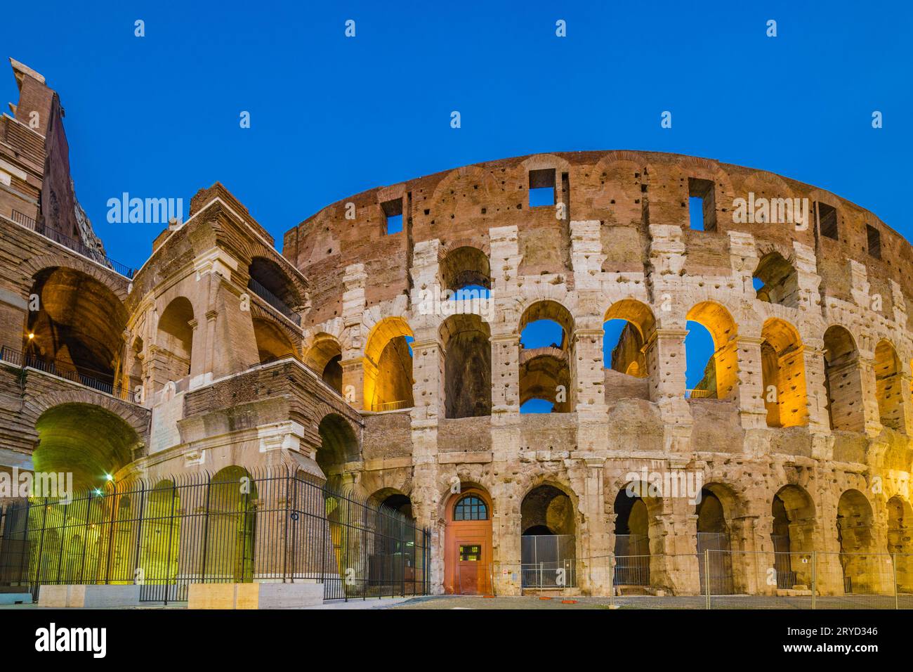 Coluseeum Rome High Res Rome italy colosseum dusk hi-res stock photography and images - Alamy