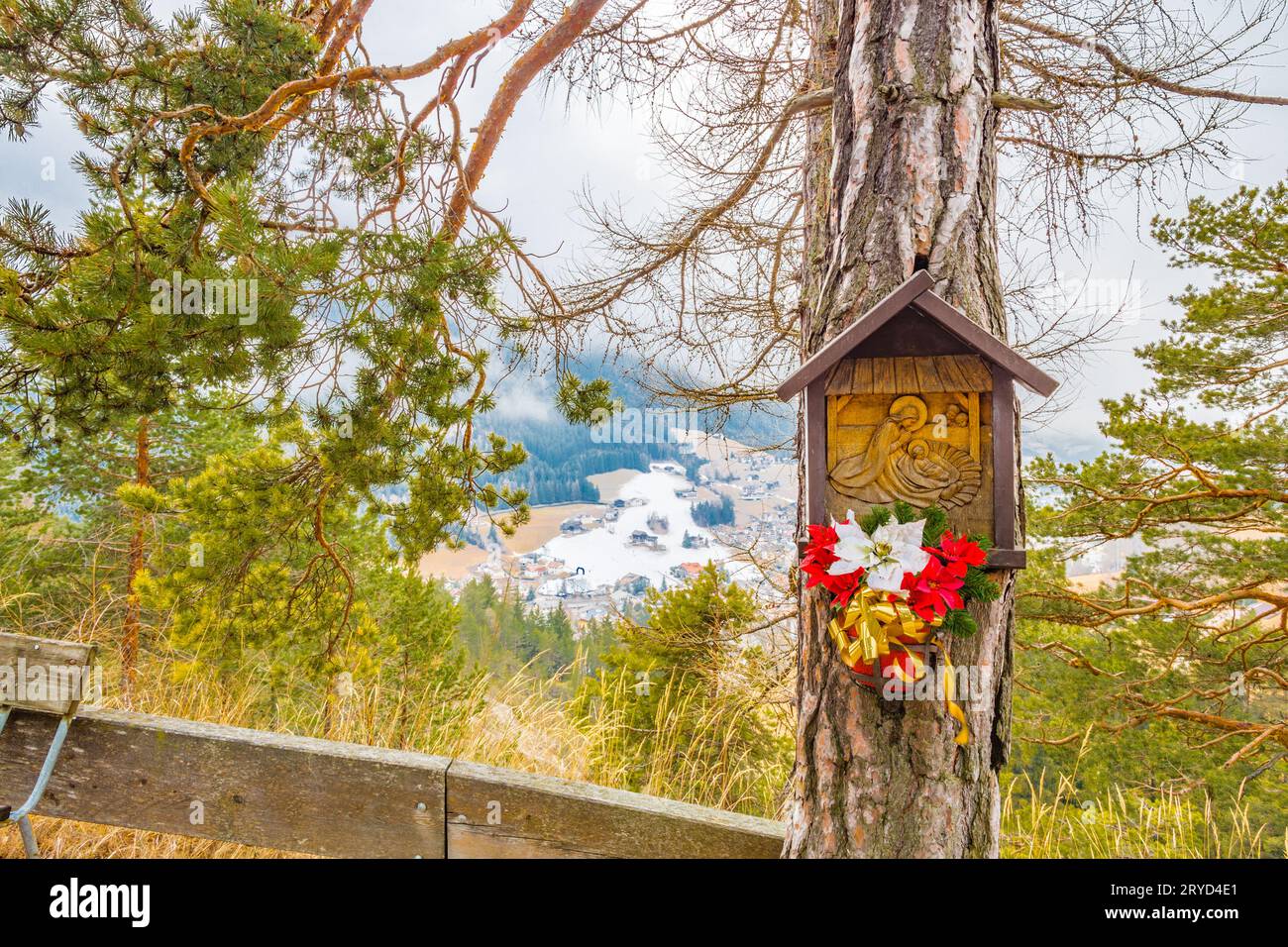 Outdoor nativity scene hi-res stock photography and images - Alamy