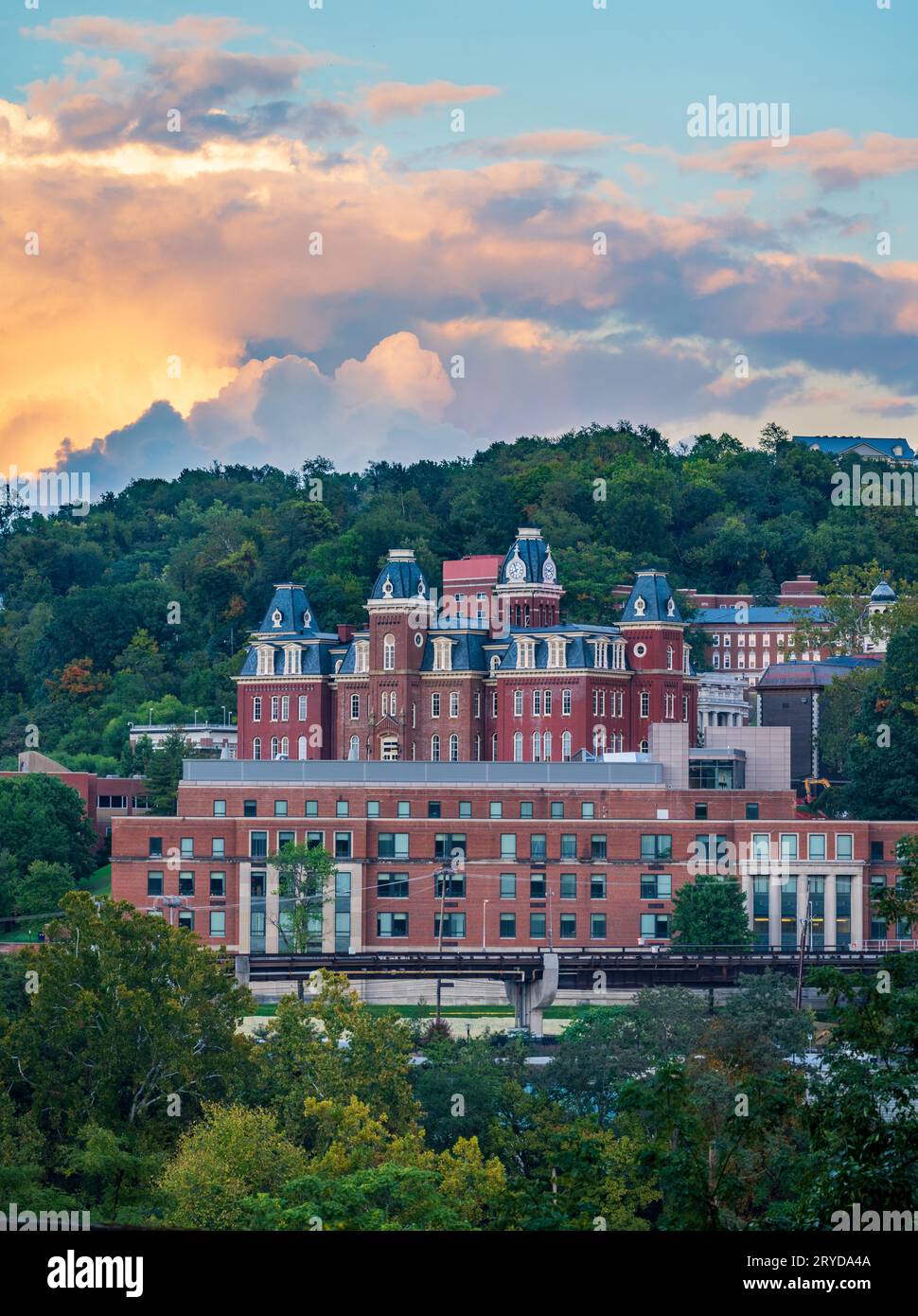 Exterior overview school hi-res stock photography and images - Alamy