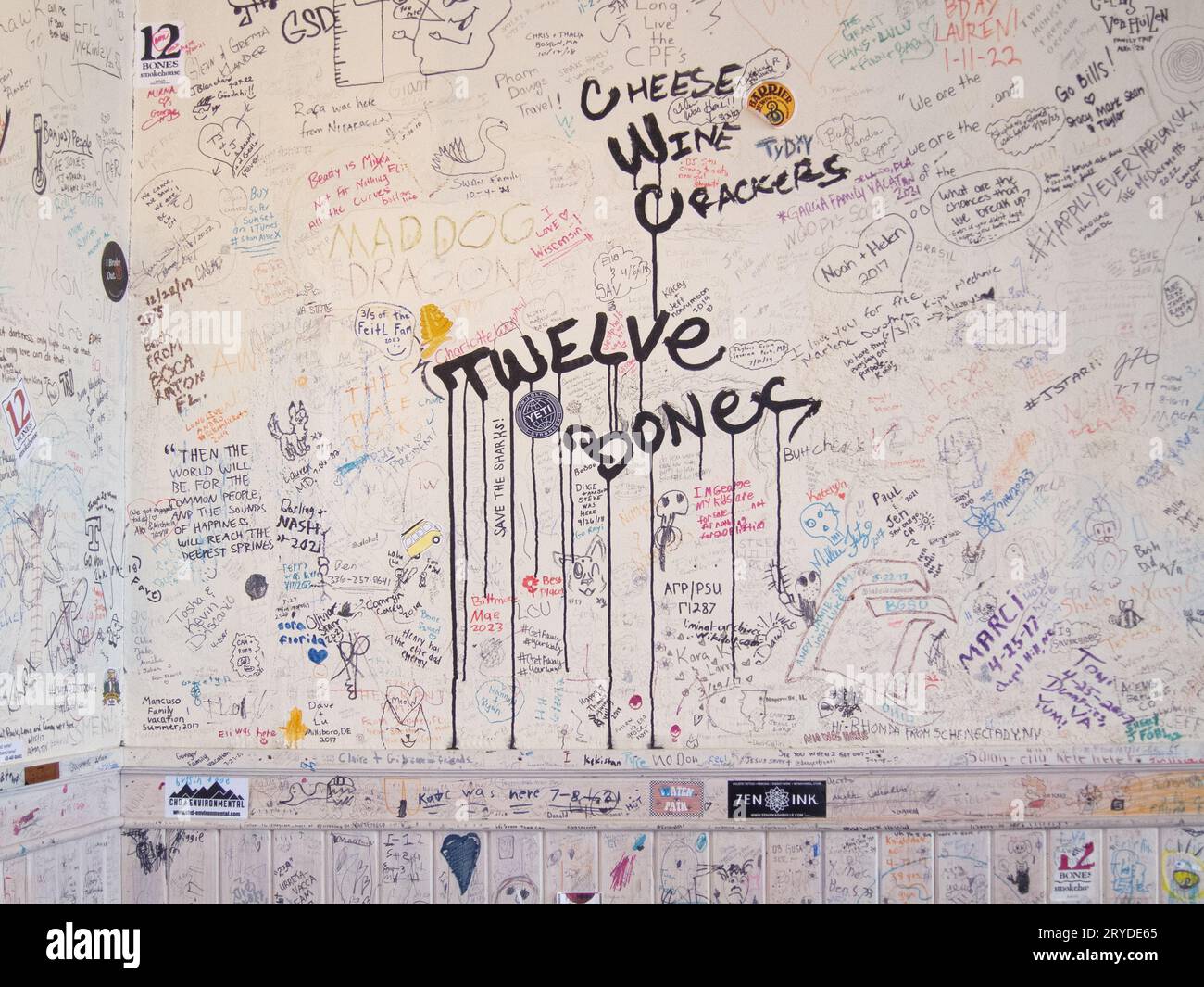 Twelve bones restaurant hires stock photography and images Alamy