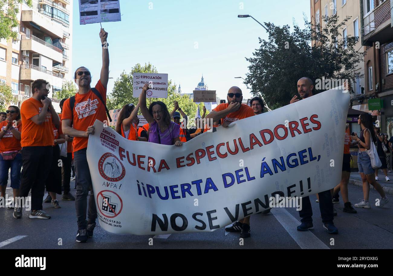 Madrid, Spain. 30th Sep, 2023. Protesters hold a banner during the demonstration. The residents of the Madrid neighborhood of Puerta del Angel have demonstrated for another week on the streets denouncing real estate speculation, the vulture funds that are taking over the neighborhood and the gentrification that is making life in the popular neighborhood increasingly more expensive. Credit: SOPA Images Limited/Alamy Live News Stock Photo