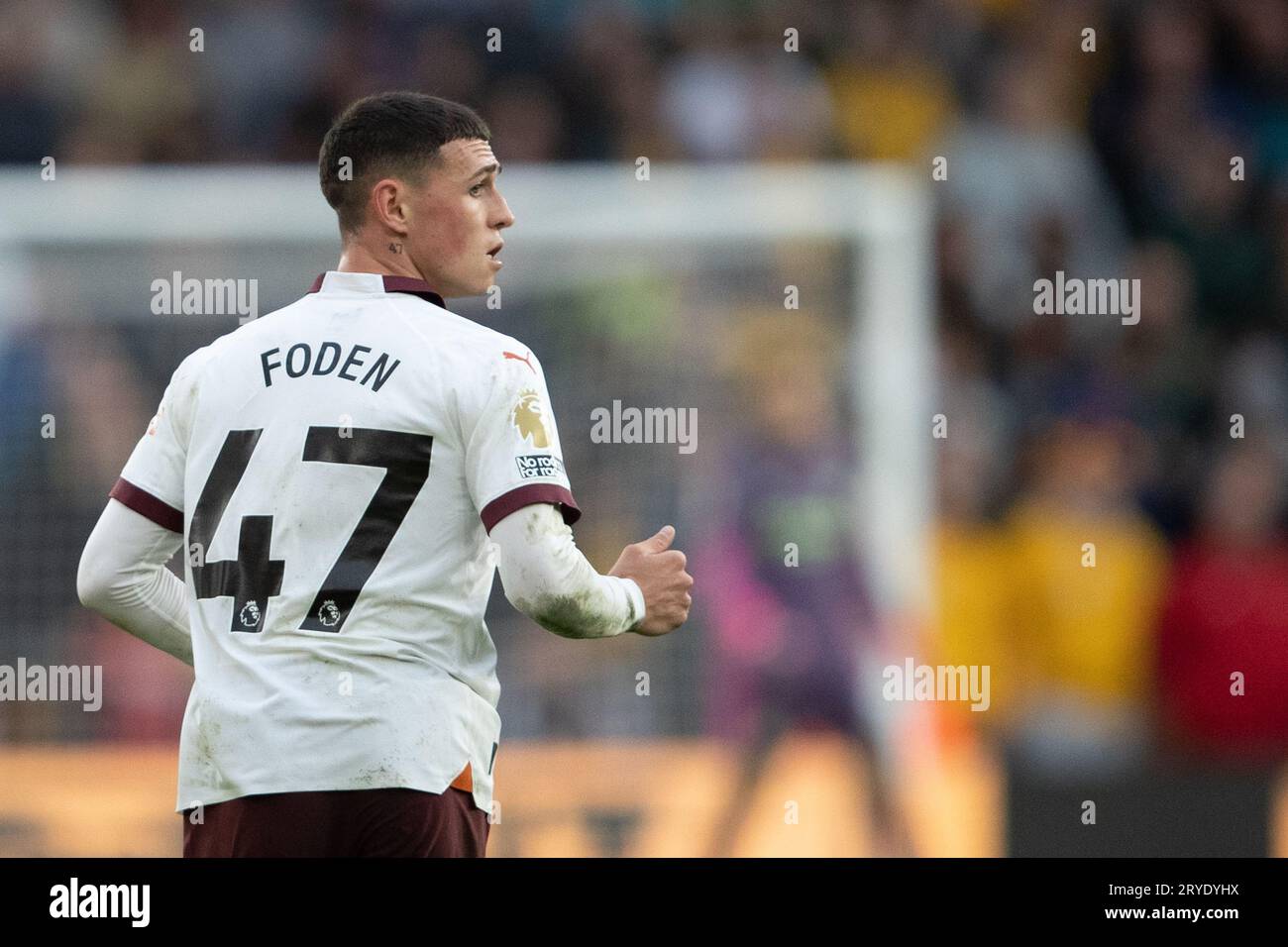 Phil Foden of Manchester City during the Premier League match between Wolverhampton Wanderers and Manchester City at Molineux, Wolverhampton on Saturday 30th September 2023. (Photo: Gustavo Pantano | MI News) Credit: MI News & Sport /Alamy Live News Stock Photo