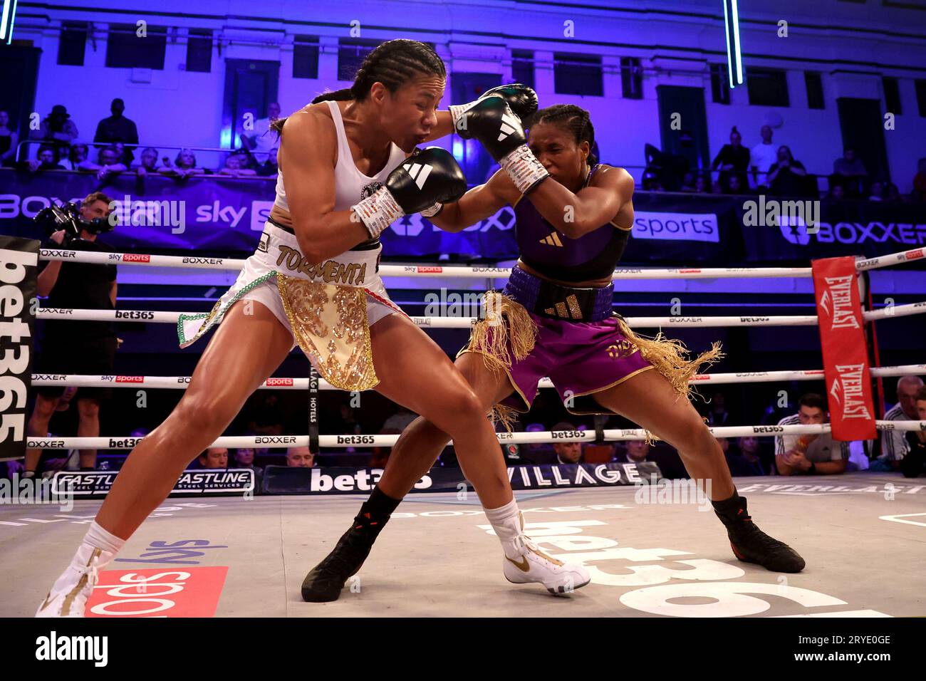 Caroline Dubois (right) and Magali Rodriguez in action during the IBO