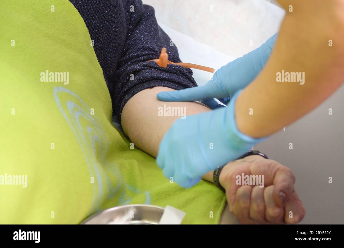 Woman doctor gives injection hi-res stock photography and images - Alamy