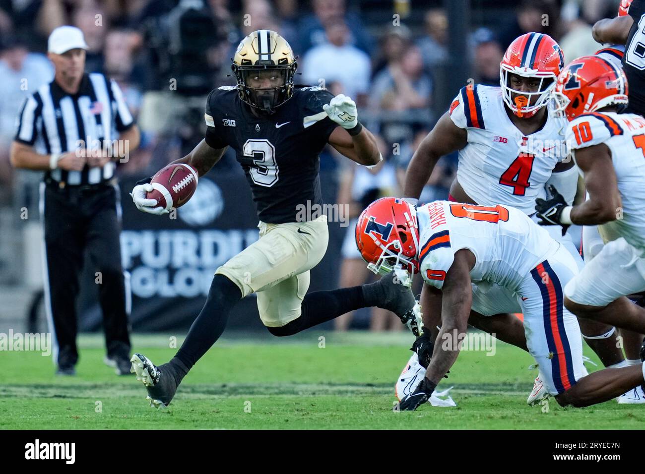 Purdue running back Tyrone Tracy Jr. (3) runs against Illinois during