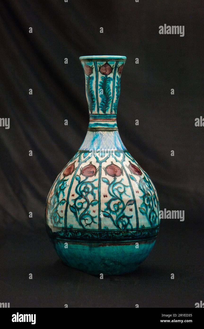 Old antique pitcher vase hi-res stock photography and images - Alamy