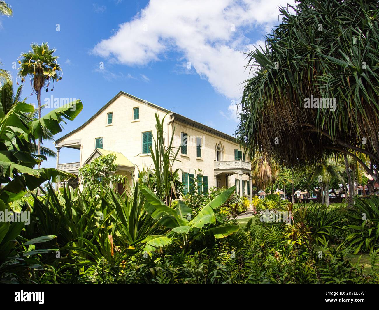View of Hulihe'e Palace in Kailua Kona through garden Stock Photo
