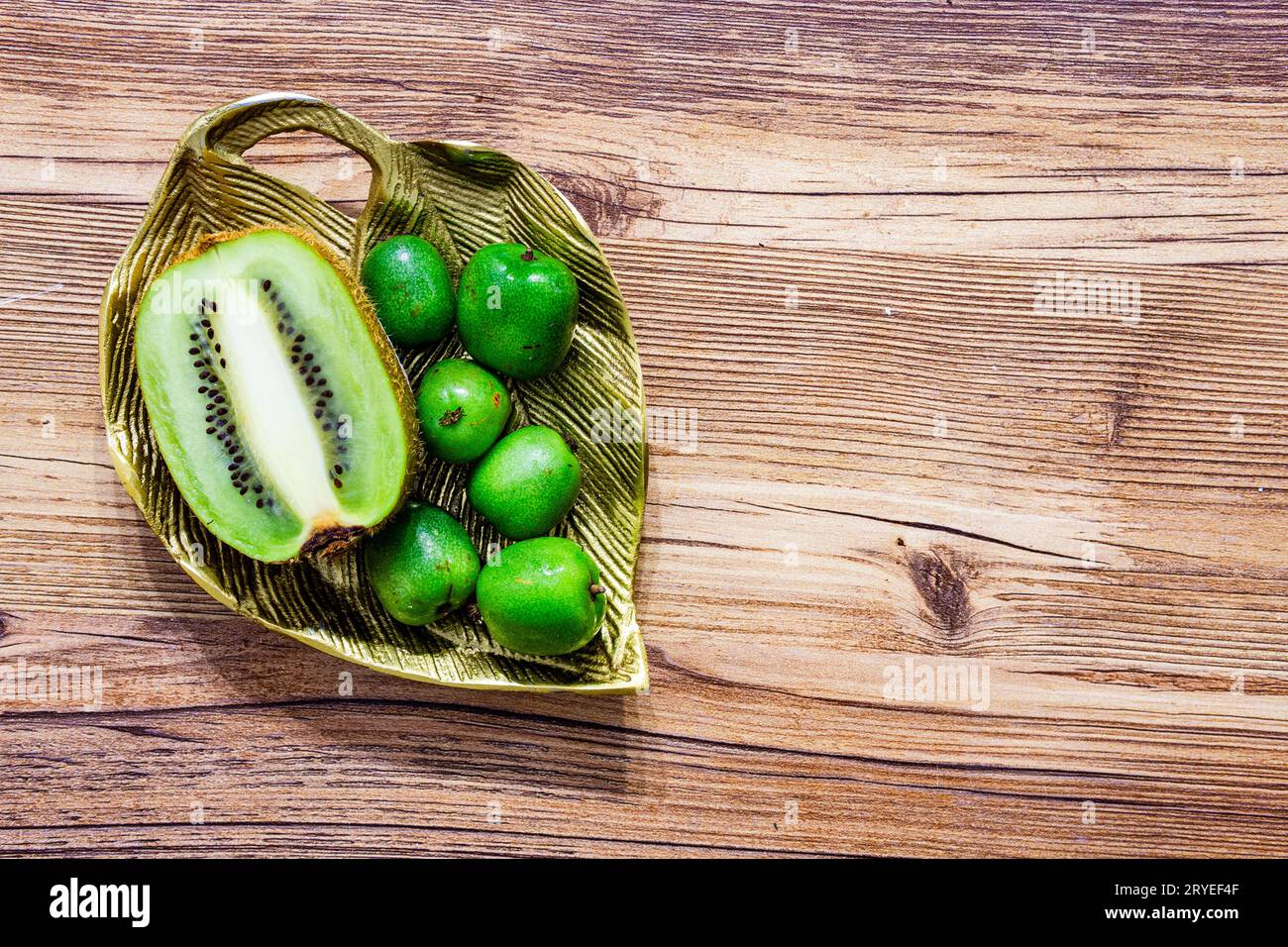 Mini kiwi hi-res stock photography and images - Alamy