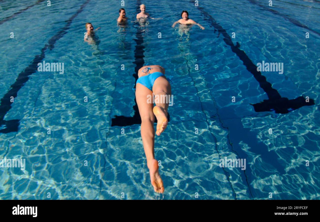 Diving swimming pool hi-res stock photography and images - Alamy