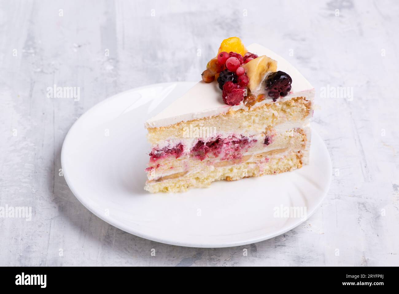 Cake sliced fruit hi-res stock photography and images - Alamy