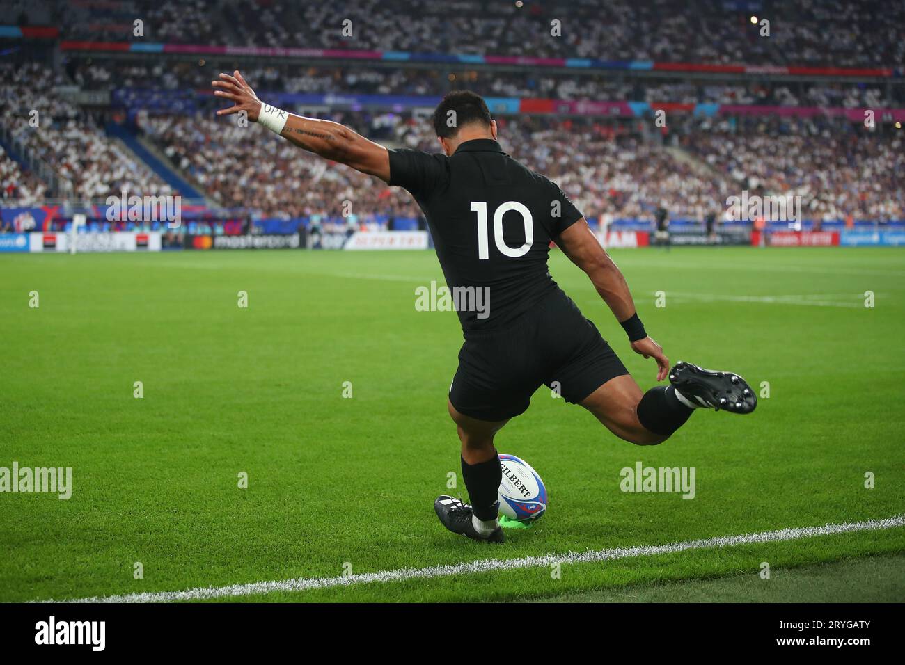 Paris, France, 9th September 2023. Richie Mo'unga of New Zealand during the Rugby World Cup 2023 match at Stade de France, Paris. Picture credit should read: Paul Thomas / Sportimage Stock Photo