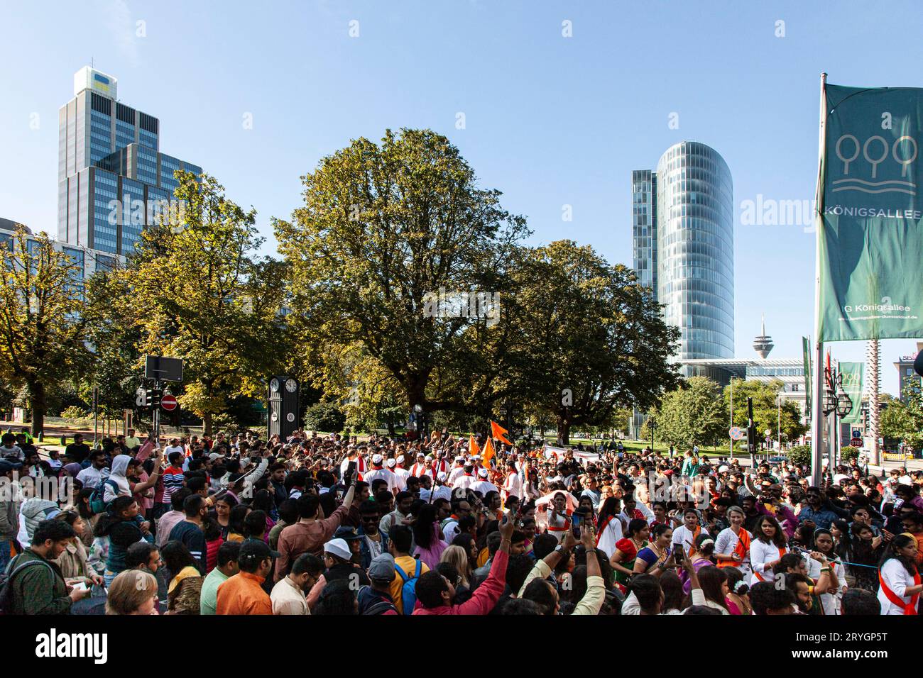 Fest des indischen Elefantengottes Ganesh Chaturthi auf der Kö NUR FÜR REDAKTIONELLE VERWENDUNG *** Festival of the Indian elephant god Ganesh Chaturthi on the Kö FOR EDITORIAL USE ONLY. Credit: Imago/Alamy Live News Stock Photo