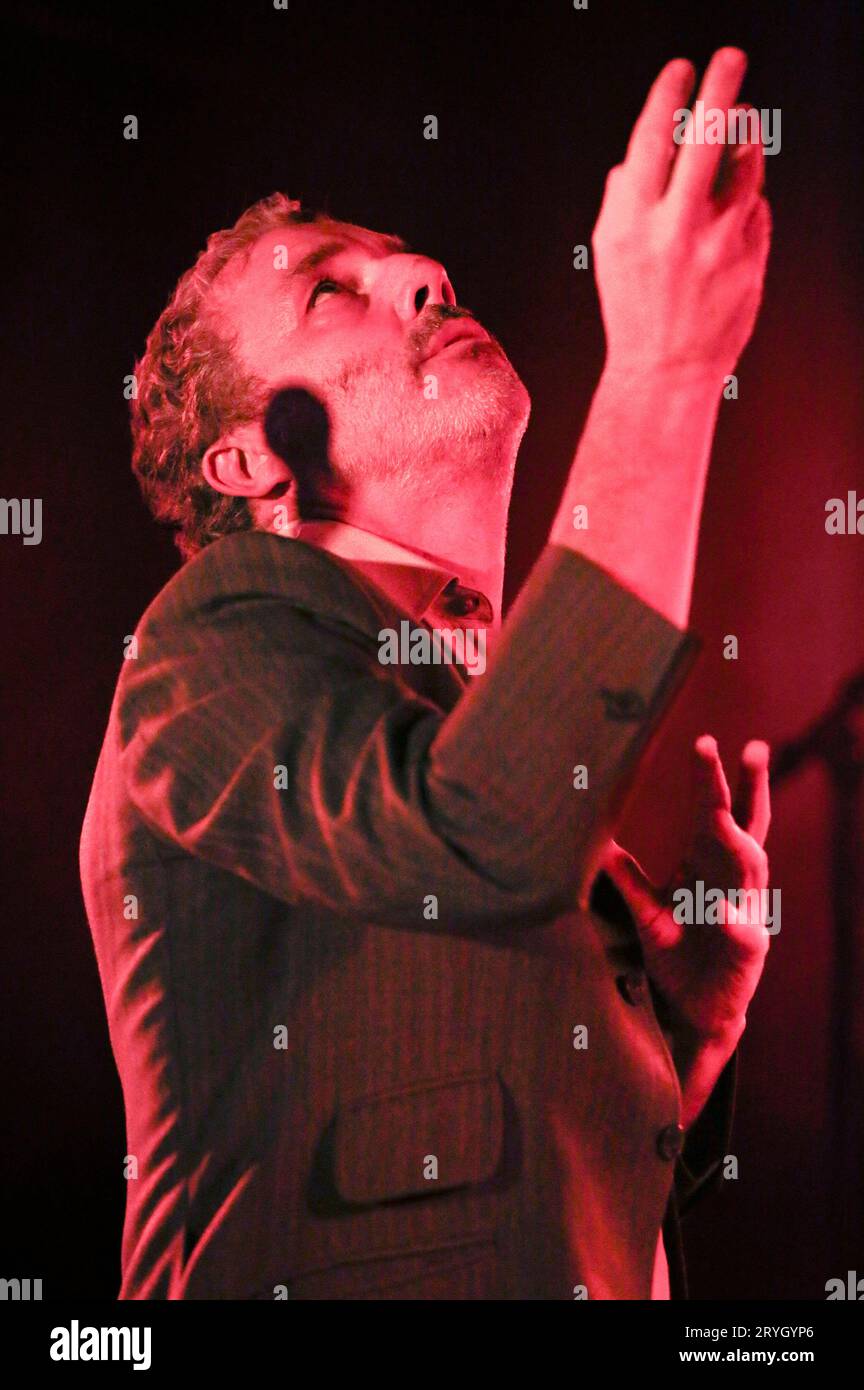 Baxter Dury live im Luxor. Köln, 30.09.2023 *** Baxter Dury live at