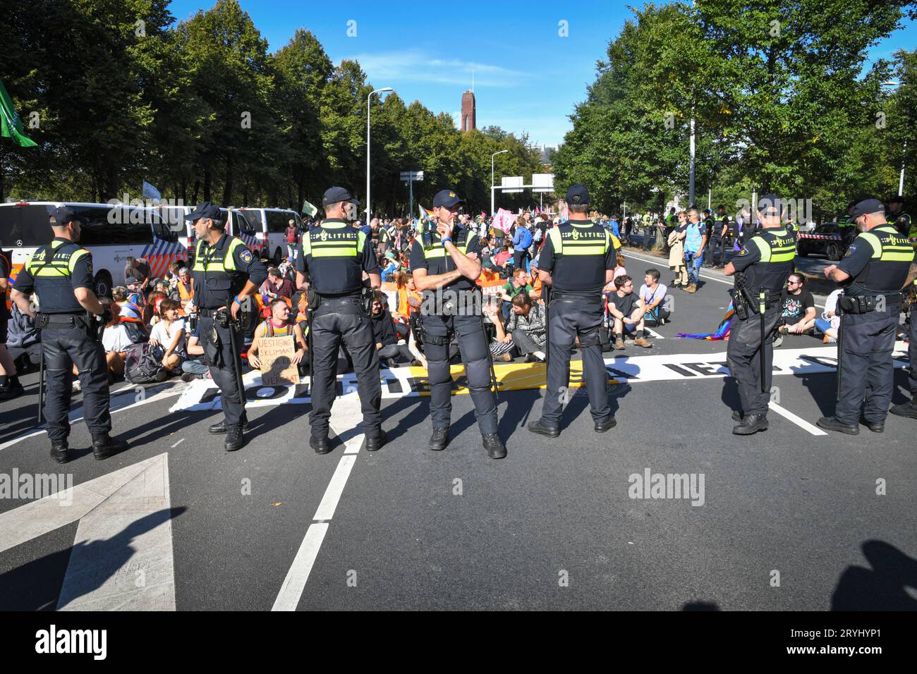 The Hague,The Netherlands,1st october,2023.Extinction rebellion protested by blocking the A12 motorway for the 23rd day in a row. Police removed and arrested a few hundred people,among them a lot of German protesters. There was also a small counterprotest but police kept them apart Credit:Pmvfoto/Alamy Live News Stock Photo