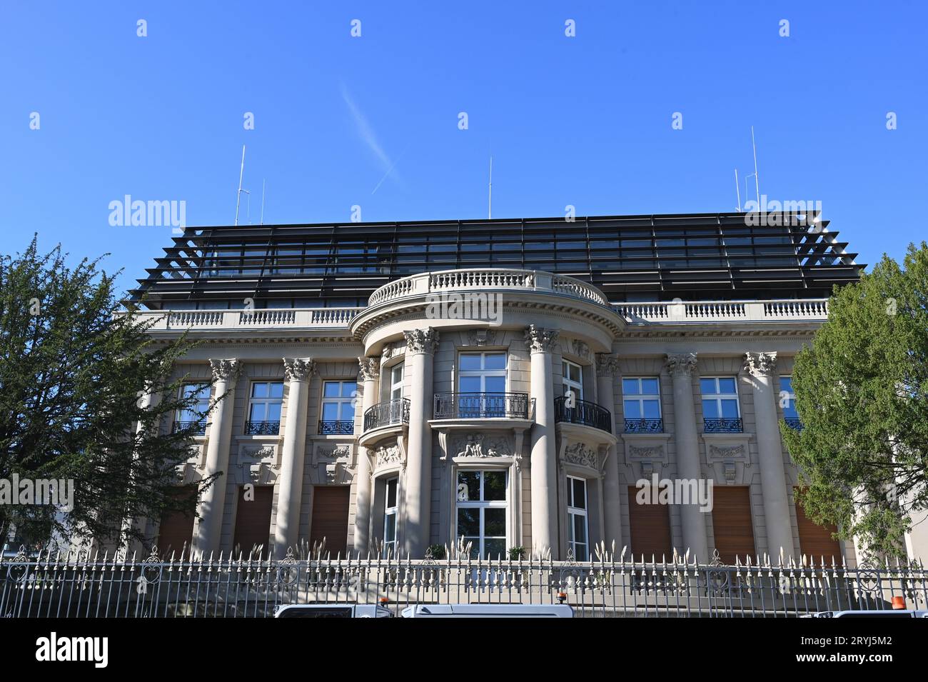 Cologne, Germany. 01st Oct, 2023. The Palais du Rhin, also called Palais or Villa Oppenheim, is a villa built in 1908 in the style of French Baroque Classicism, Neo-Rococo. among other things, there is the auction house Sotheby's Credit: Horst Galuschka/dpa/Alamy Live News Stock Photo