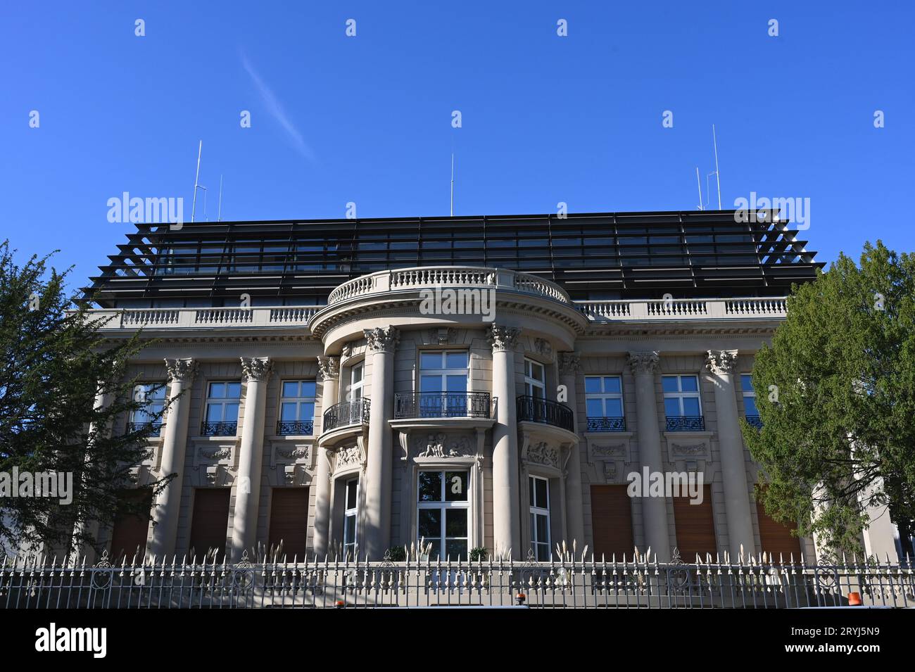 Cologne, Germany. 01st Oct, 2023. The Palais du Rhin, also called Palais or Villa Oppenheim, is a villa built in 1908 in the style of French Baroque Classicism, Neo-Rococo. among other things, there is the auction house Sotheby's Credit: Horst Galuschka/dpa/Alamy Live News Stock Photo