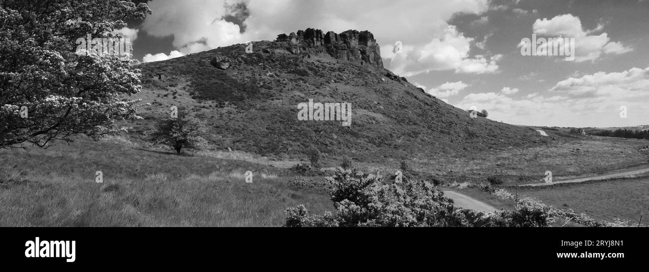 View to Hen Cloud rock, the Roaches Rocks, Upper Hulme, Staffordshire, England, UK Stock Photo