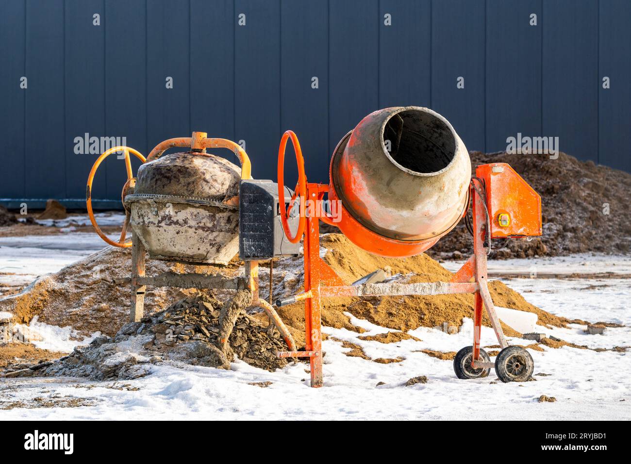 Concrete mixers hires stock photography and images Alamy