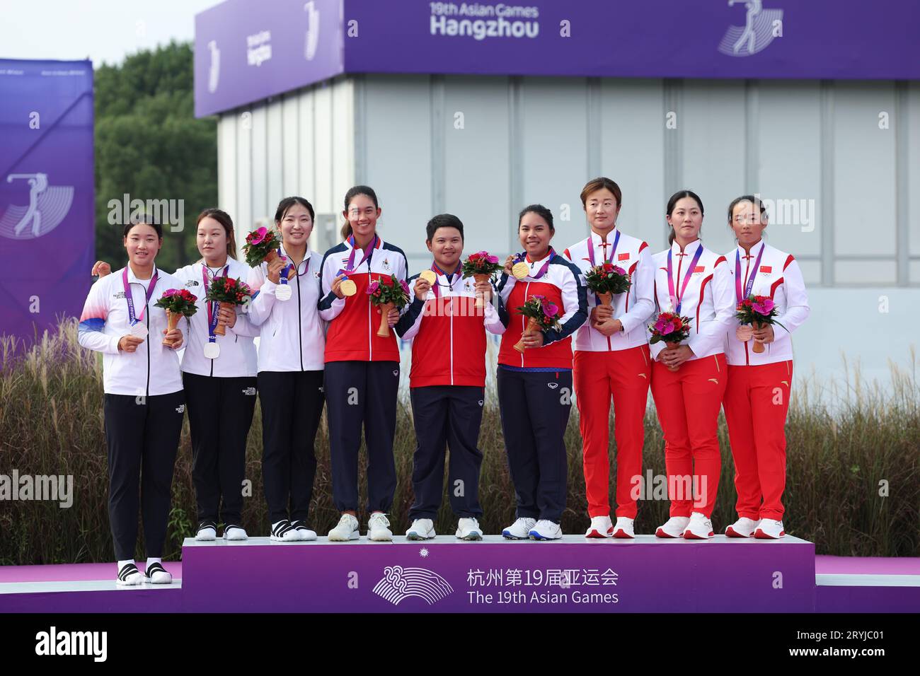 Hangzhou, China's Zhejiang Province. 1st Oct, 2023. Silver medalists of South Korea, gold medalists of Thailand and bronze medalists of China (L-R) attend awarding ceremony for the Women's Team of Golf at the 19th Asian Games in Hangzhou, east China's Zhejiang Province, Oct. 1, 2023. Credit: Cheng Tingting/Xinhua/Alamy Live News Stock Photo