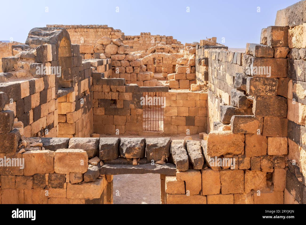 Qasr Al Hallabat Desert Castle Jordan Stock Photo Alamy qasr-al-hallabat-desert-castle-jordan-stock-photo-alamy