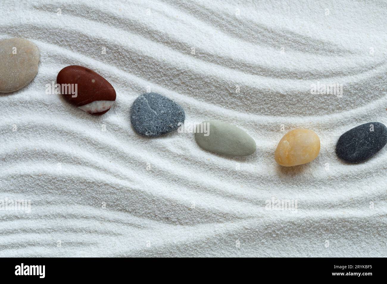 Stones sand beach circle hi-res stock photography and images - Alamy