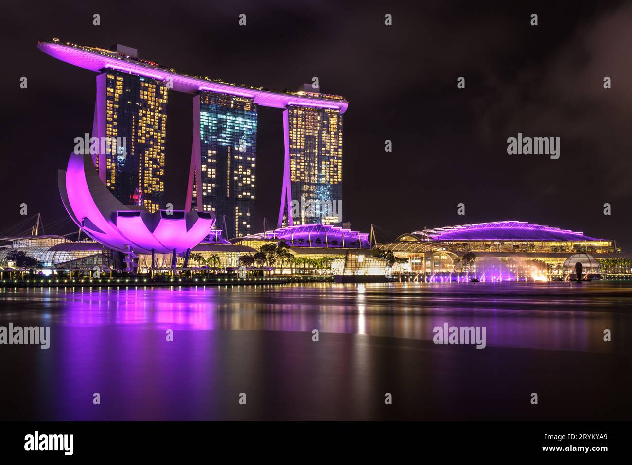 Long exposure marina bay sands hi-res stock photography and images - Alamy