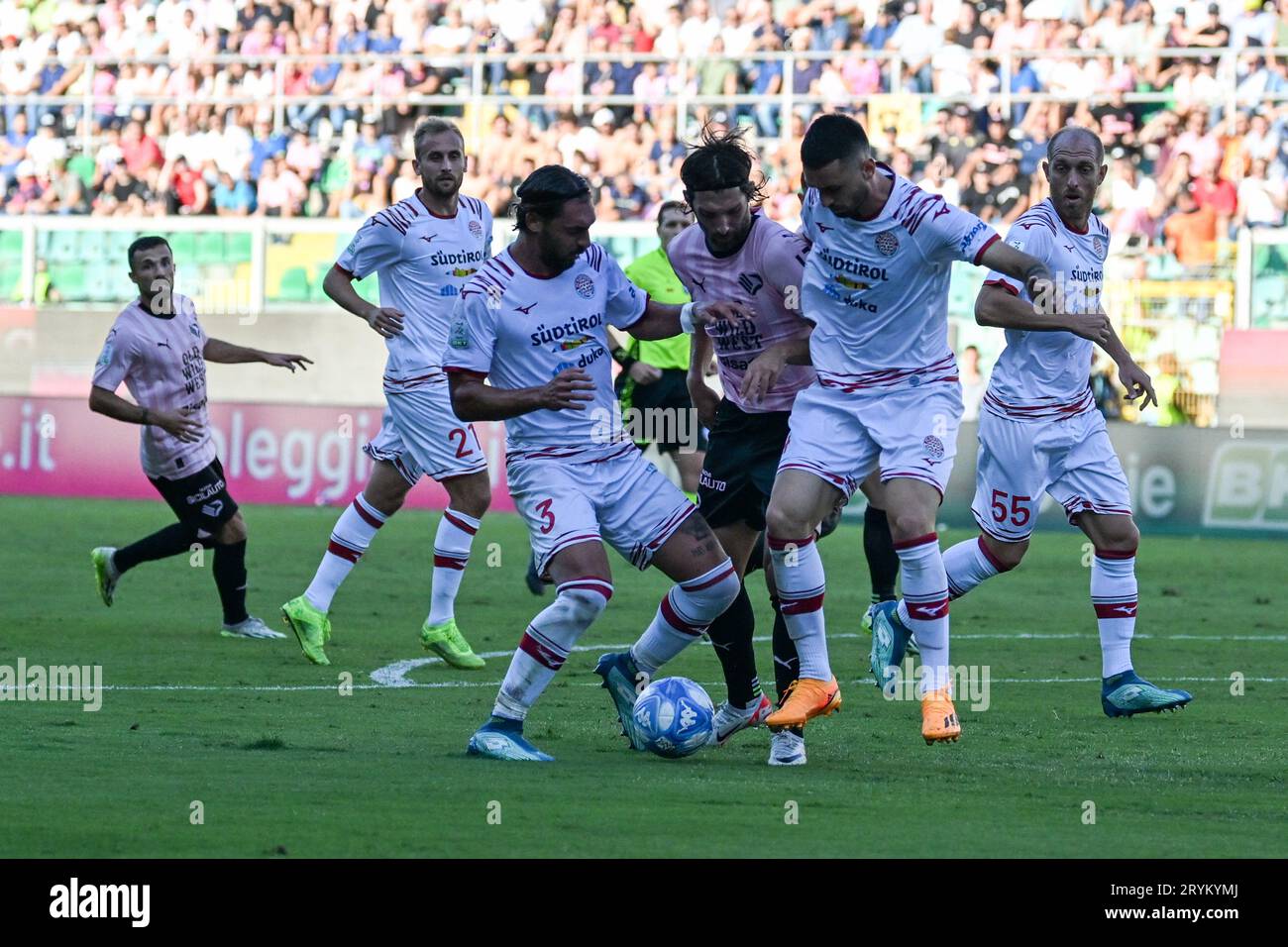 Palermo, Italy. 01st Oct, 2023. Palermo F.C.â&#x80;&#x99;s Leonardo Mancuso in action against F.C. Sudtirolâ&#x80;&#x99;s Andrea Cagnano during the Italian Serie BKT soccer match Palermo F.C. vs. F.C. Sudtirol at the Renzo Barbera Stadium, Palermo, Italy, 1st of October 2023 Credit: Independent Photo Agency/Alamy Live News Stock Photo