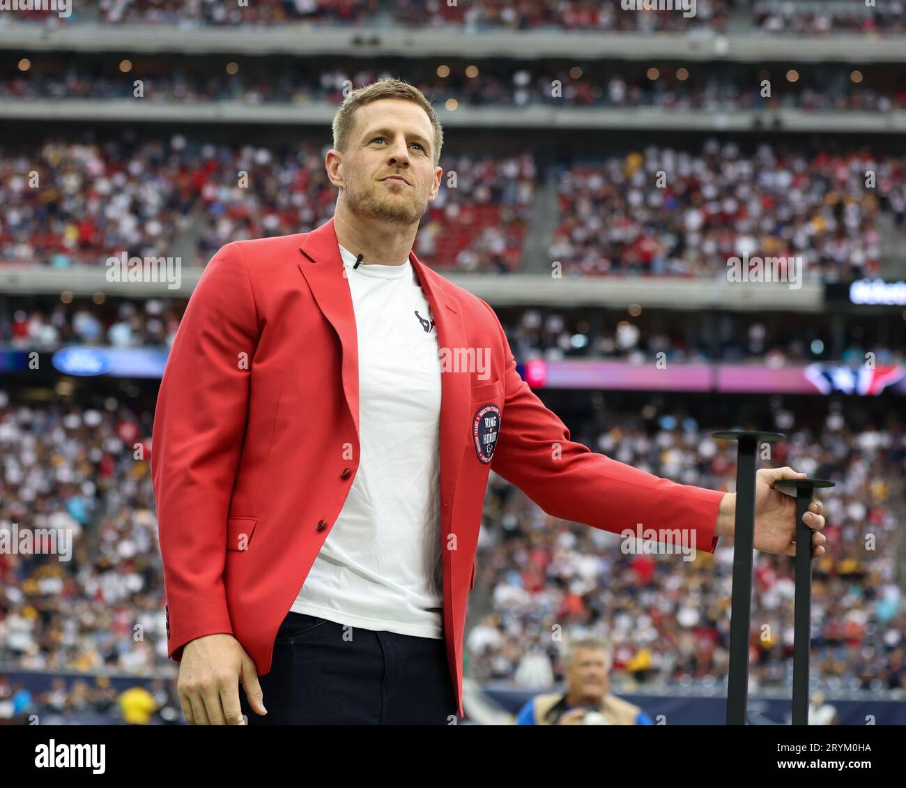 J.J. Watt in Ring of Honor: Texans star thanks fans with newspaper ad