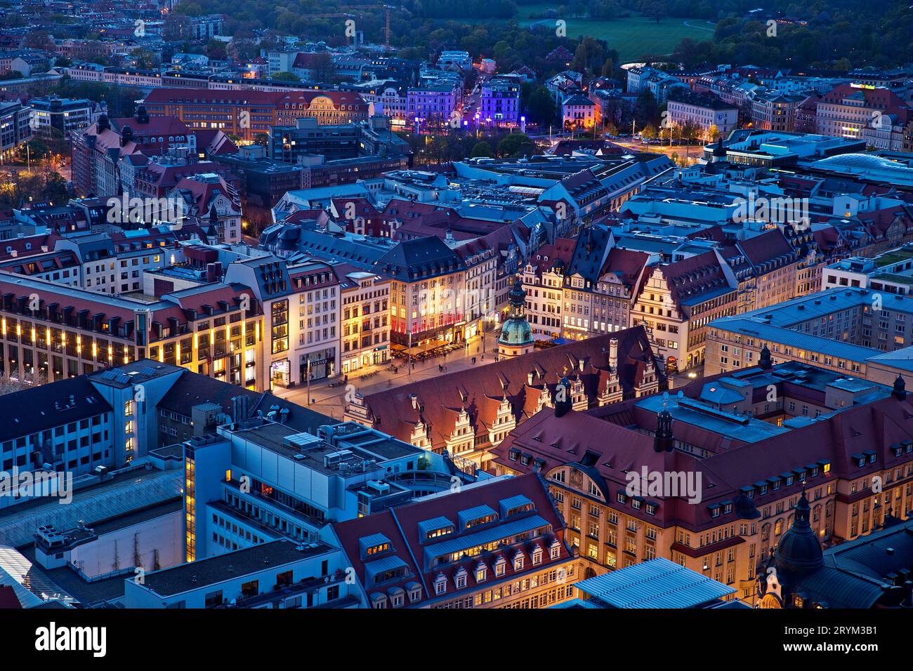 City panorama, view of the market square and the old town hall, Leipzig ...