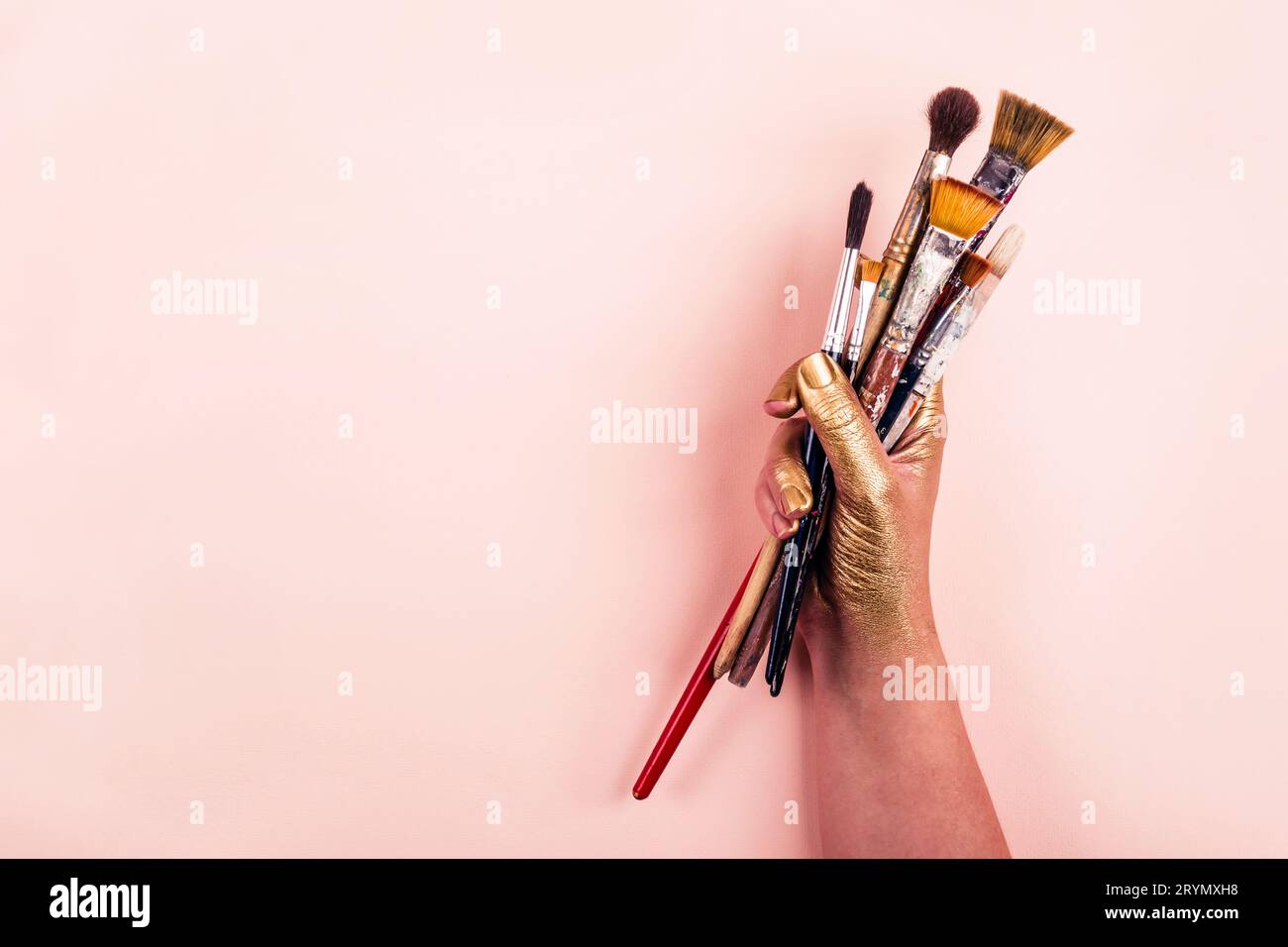 Female hand with palette knife hi-res stock photography and images - Alamy