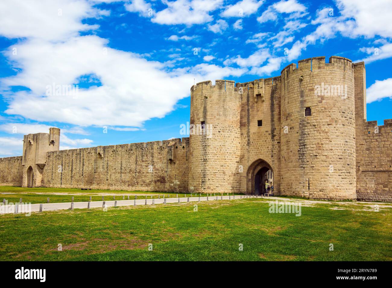 Southern france door hi-res stock photography and images - Alamy