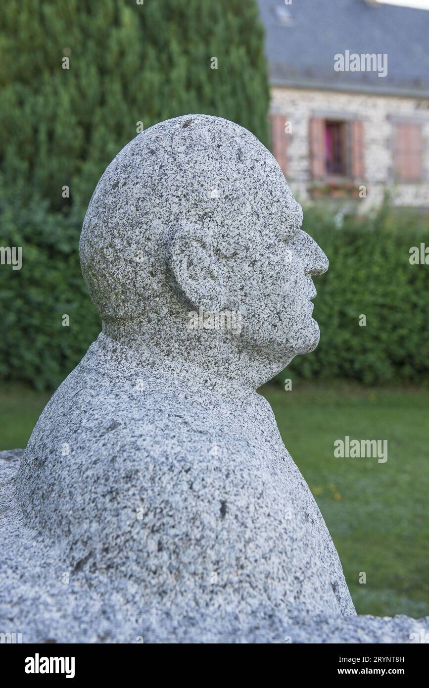 FRANCE. AUVERGNE. CANTAL (15). CEZALLIER. THE BUST OF THE FORMER PRESIDENT OF THE REPUBLIC, GEORGES POMPIDOU, IN MONTBOUDIF, HIS NATIVE VILLAGE Stock Photo