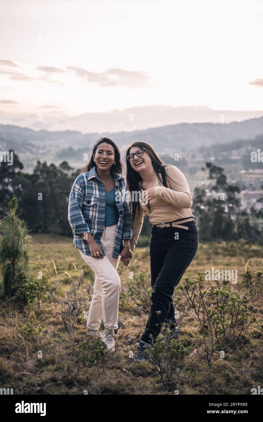 Latin women hi-res stock photography and images - Alamy