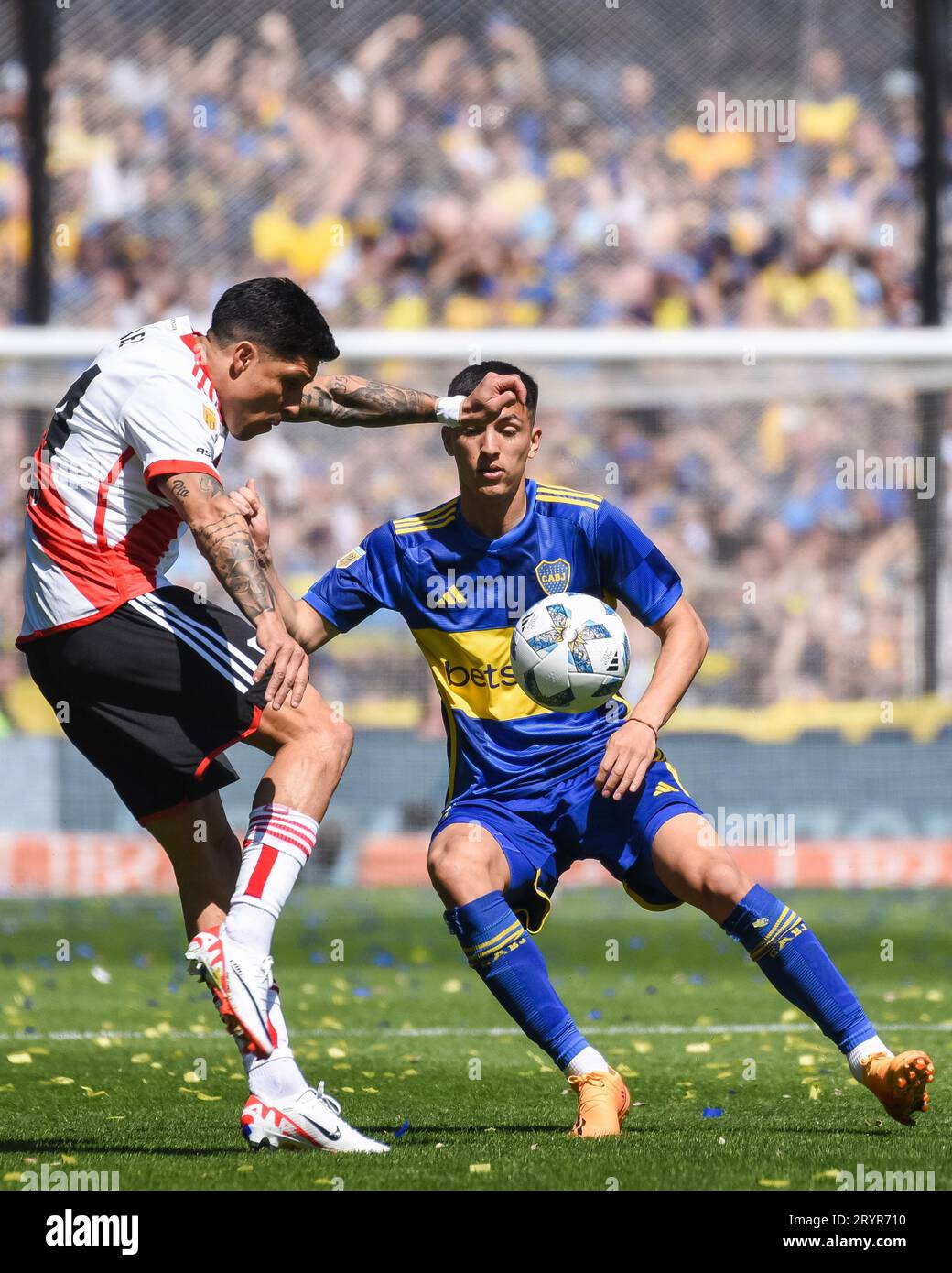 Buenos Aires, Argentina. 01st Oct, 2023. Enzo Perez of CA River Plate. Ezequiel Bullaude player of CA Boca Juniors during the Liga Argentina match between CA Boca Juniors and River Plate played at La Bombonera Stadium on October 1, 2023 in Buenos Aires, Spain. (Photo by Santiago Joel Abdala/PRESSINPHOTO) Credit: PRESSINPHOTO SPORTS AGENCY/Alamy Live News Stock Photo