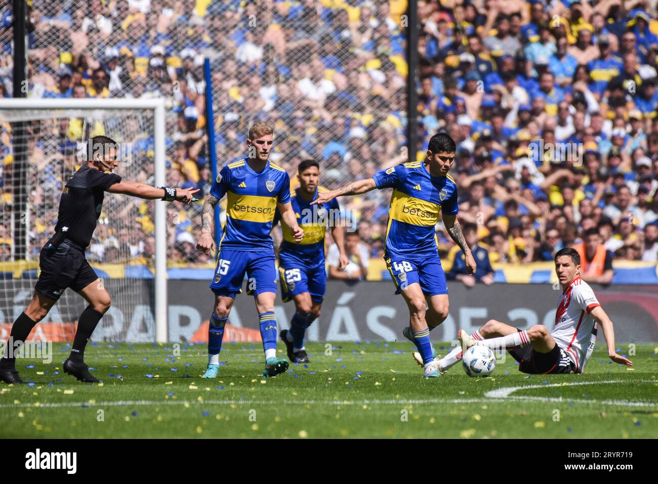 Buenos Aires, Argentina. 01st Oct, 2023. Andres Merlos referee of the match. Jorman Campuzano, Nicolas Valentini, Bruno Valdez of CA Boca Juniors during the Liga Argentina match between CA Boca Juniors and River Plate played at La Bombonera Stadium on October 1, 2023 in Buenos Aires, Spain. (Photo by Santiago Joel Abdala/PRESSINPHOTO) Credit: PRESSINPHOTO SPORTS AGENCY/Alamy Live News Stock Photo