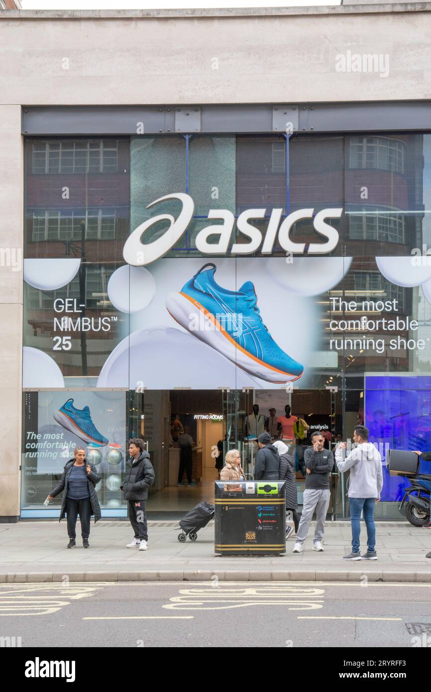 Asics top store ueno