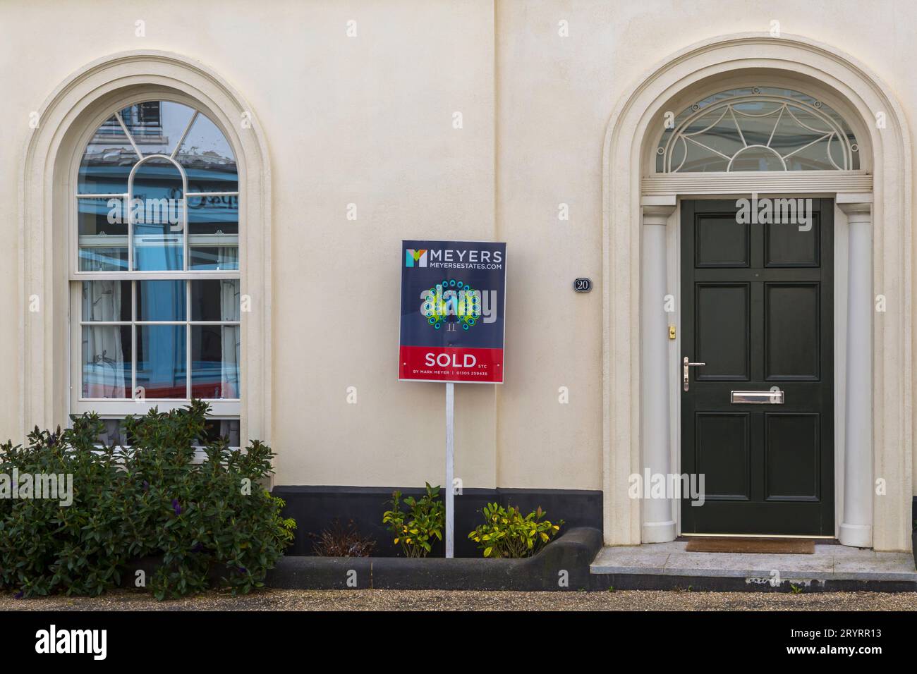 Sold sign house hires stock photography and images Alamy