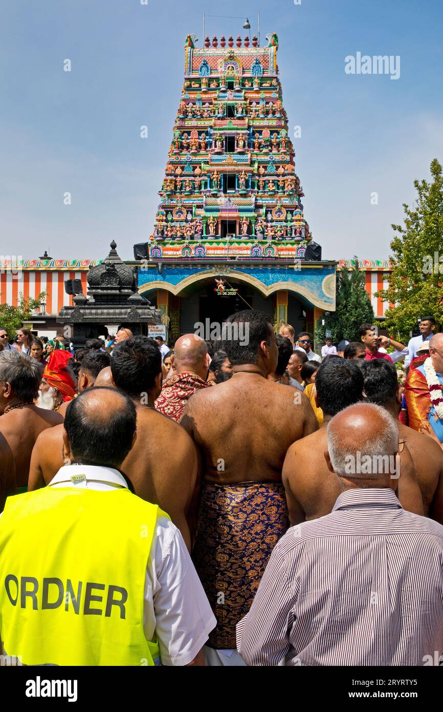 Hindus at the temple festival in front of the Hindu temple Sri Kamadchi