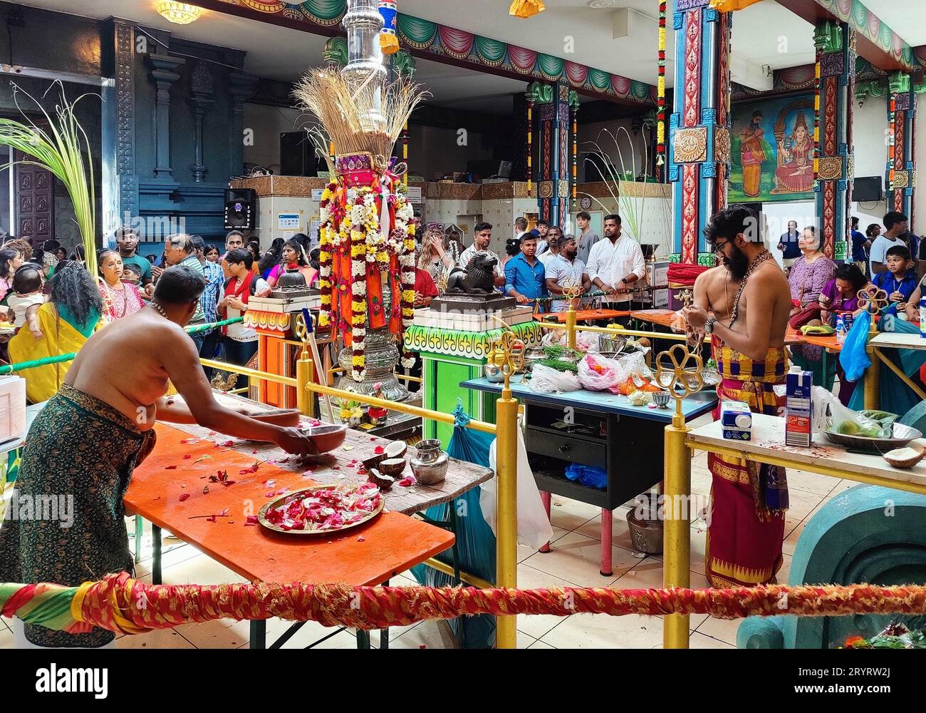 Hindu temple Sri Kamadchi Ampal, interior view, temple festival, Hamm