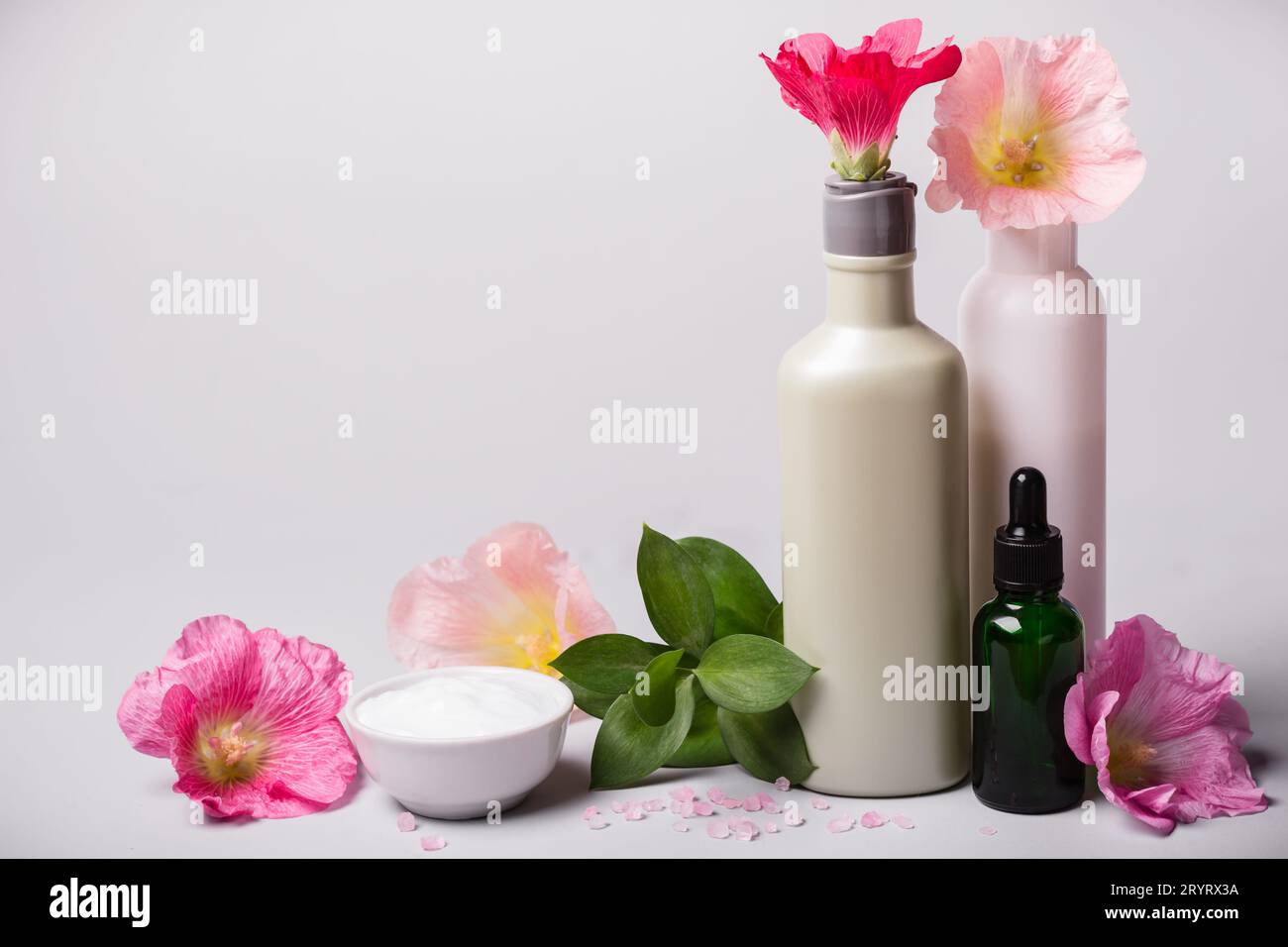Cosmetics set hi-res stock photography and images - Alamy