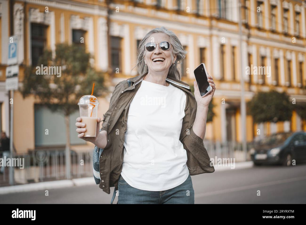 Old woman happy hi-res stock photography and images - Alamy