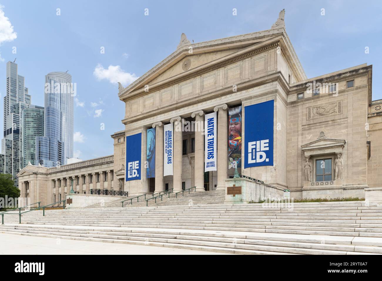 The Field Museum of Natural History is located in downtown Chicago in