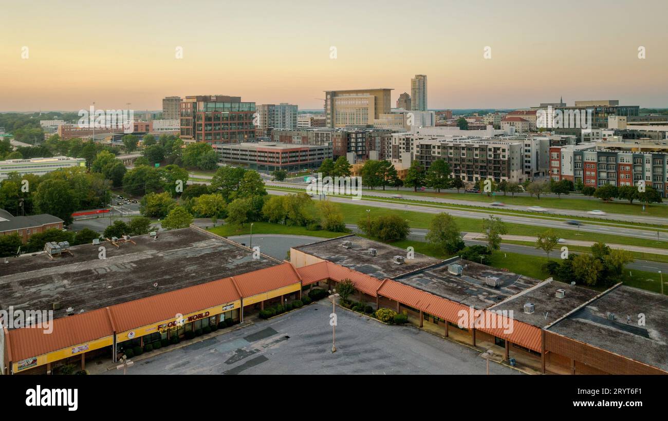 Urban commercial landscape hi-res stock photography and images - Alamy